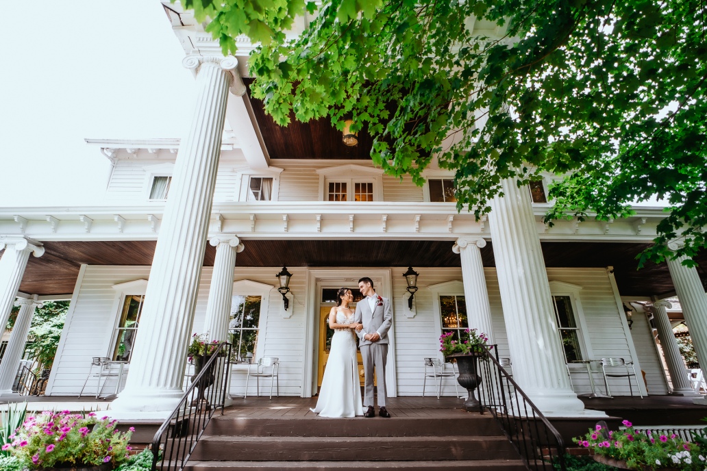 FEAST at Round hill wedding photographer