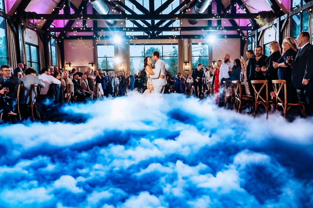 Barn at Villa Venezia wedding photographer